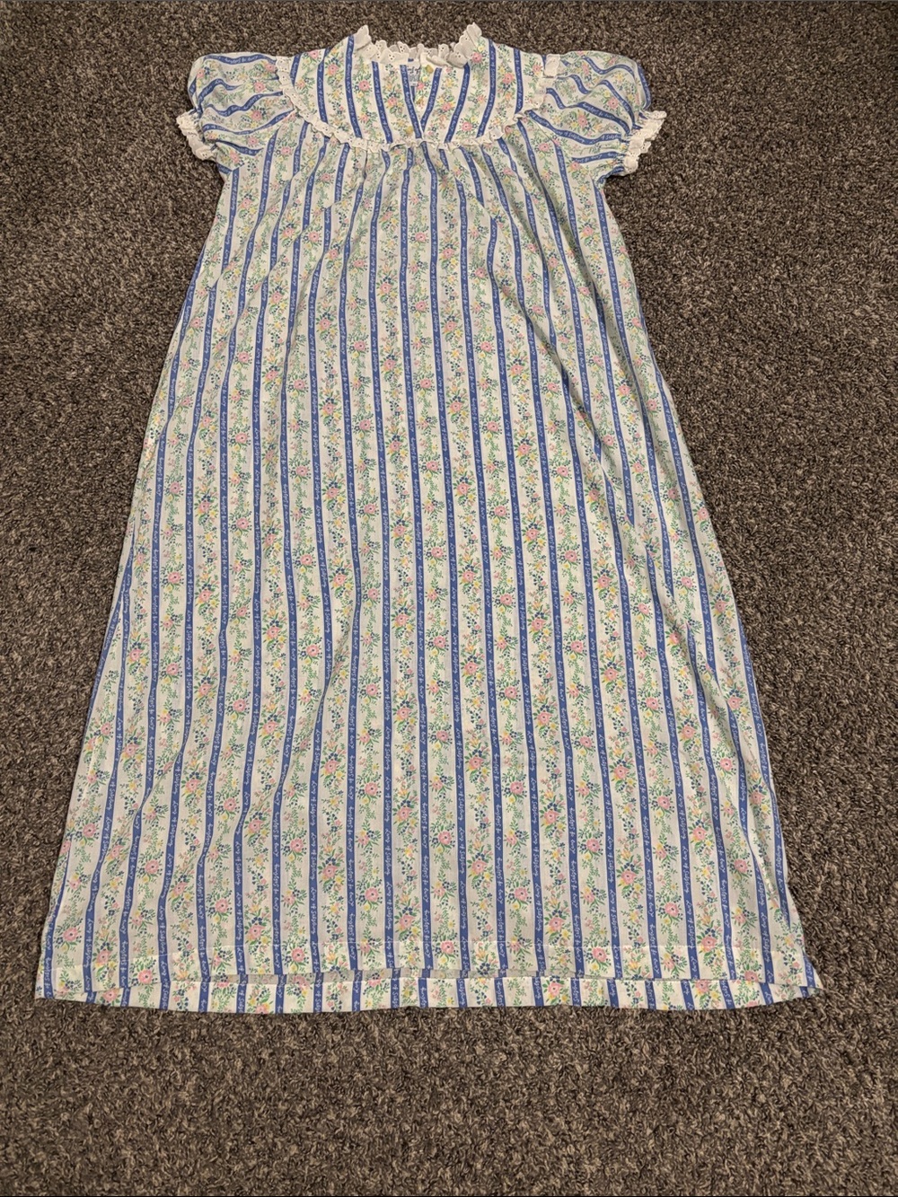 Lanz of Salzburg nightgown petite floral eyelet vintage cottagecore teen country